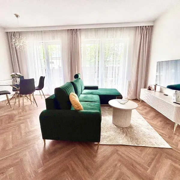 Apartament WHITE GLOVE Prestige Nowe Zatorze, hotel in Olsztyn