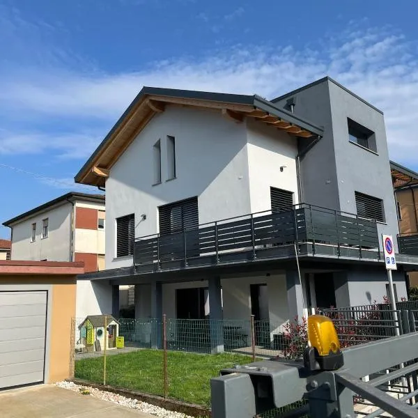 Casa Darcellas - Nuovo Trilocale full electric vicino Bergamo e Milano，達爾明的飯店
