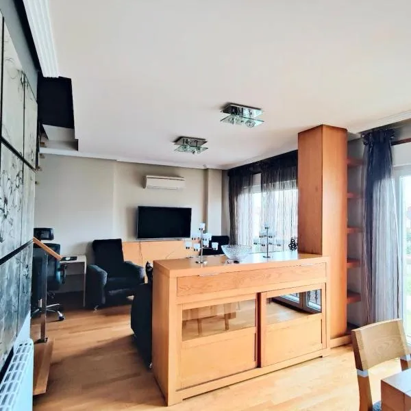 Modern duplex in downtown Cambados, viešbutis mieste Kambadosas