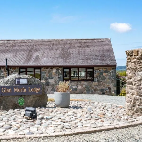 Glan Morfa Lodge Retreat, hotel in Newborough