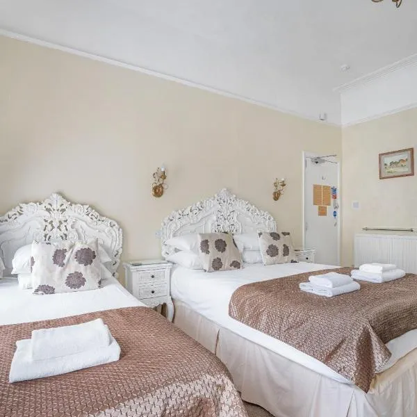 Summerlands Guest House, hotel v destinaci Torquay