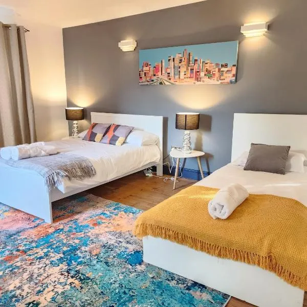 Paradigm Villa, Oxford,5 Bedroom, 4 Free Parking Spaces, hotel v destinaci Oxford