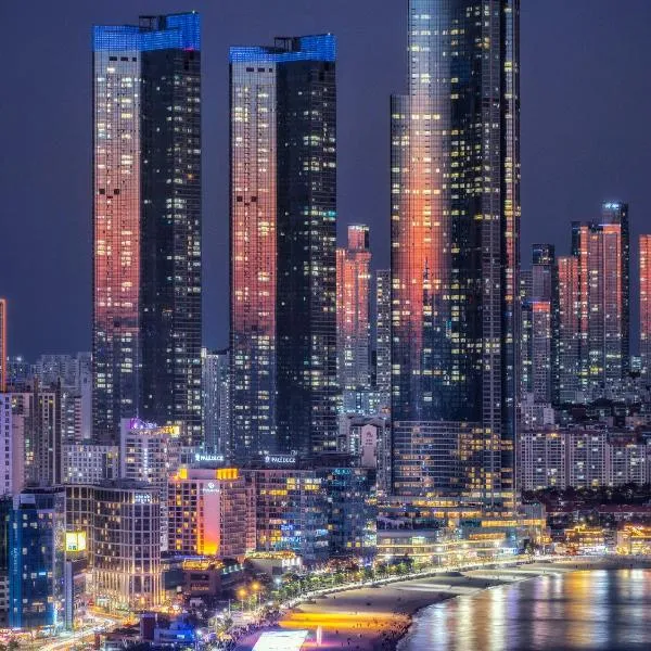 New CZ LCT Residence, hotel in Busan