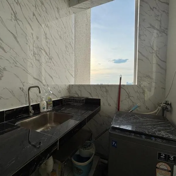 KLCC view condominium near Mid Valley Megamall in Kuchai Lama, Old Klang Road, hotel in Kuala Lumpur