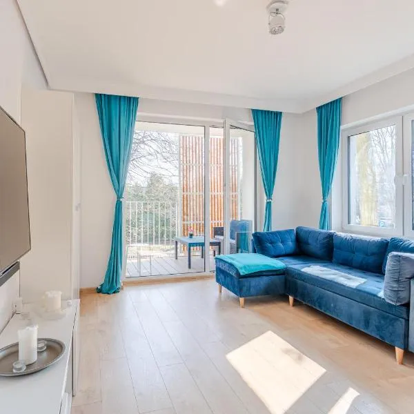 Feniks Seaside Apartment with Pool & near Beach, hotel in Kołobrzeg