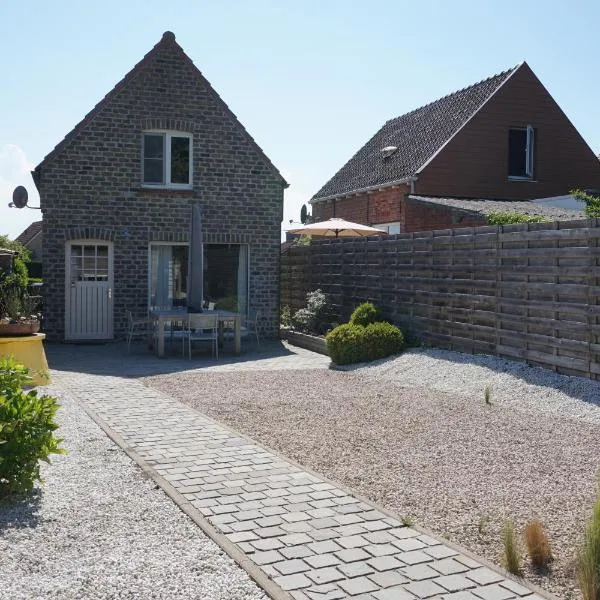 Kustverhuur, Nieuwesluisweg 6A, hotel in Breskens