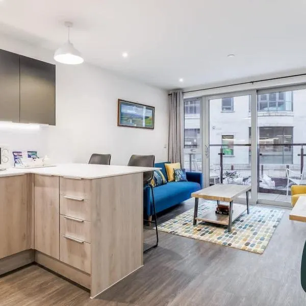 Once Upon a Tide - Stylish Apartment in the Heart of Poole, hotel in Poole