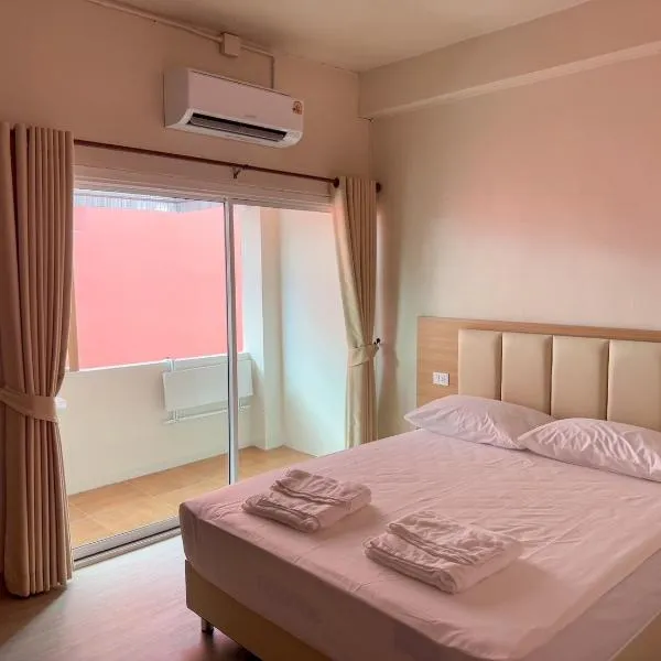 Apartment Near Big Buddha, hotel in Bangkok Yai