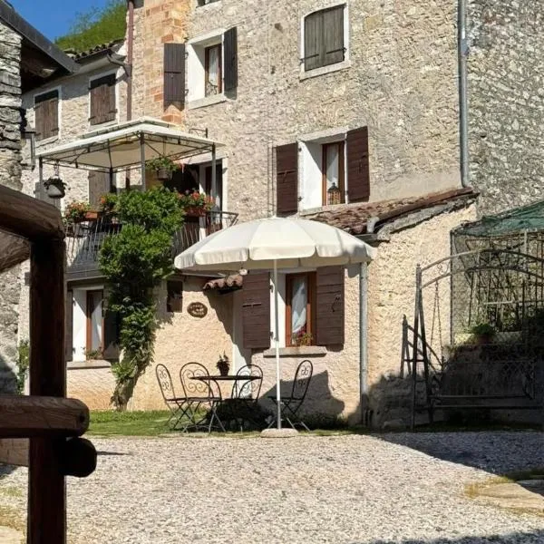 CASA ANGELA Stayerat a SEGUSINO Valdobbiadene, hotel in Segusino