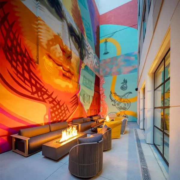 Moxy Cincinnati Downtown, hotel in Cincinnati