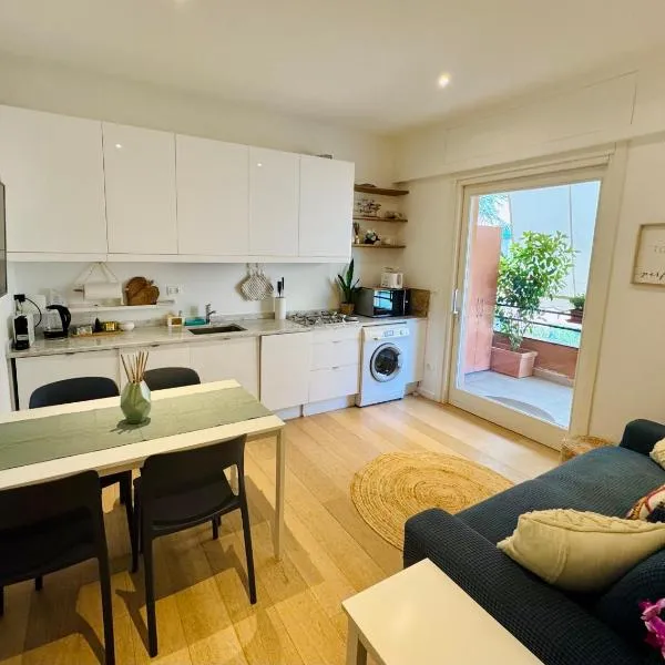 San Michele di Pagana with parking, hotel a Rapallo