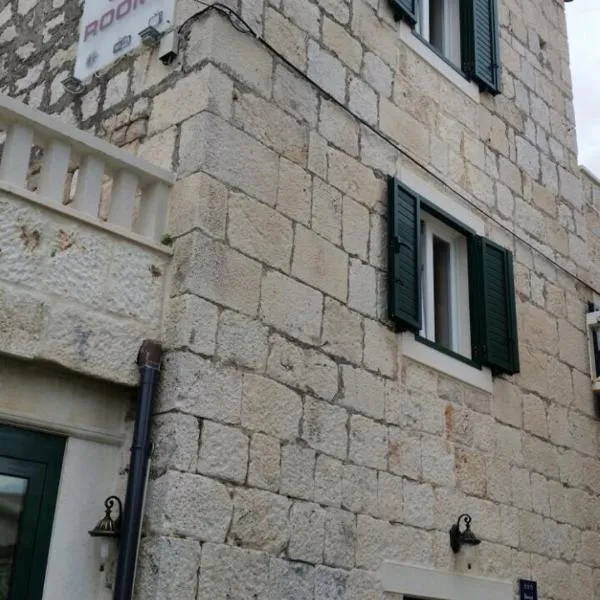 Guest house Jere Old Town, hótel í Rogoznica