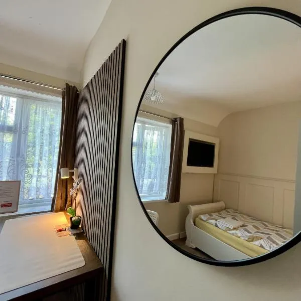 Home accommodation, hotel v destinaci Southampton