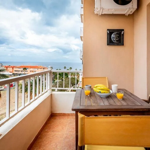 Cerca de la playa y cómodo by CABANA Rentals, хотел в Канделария