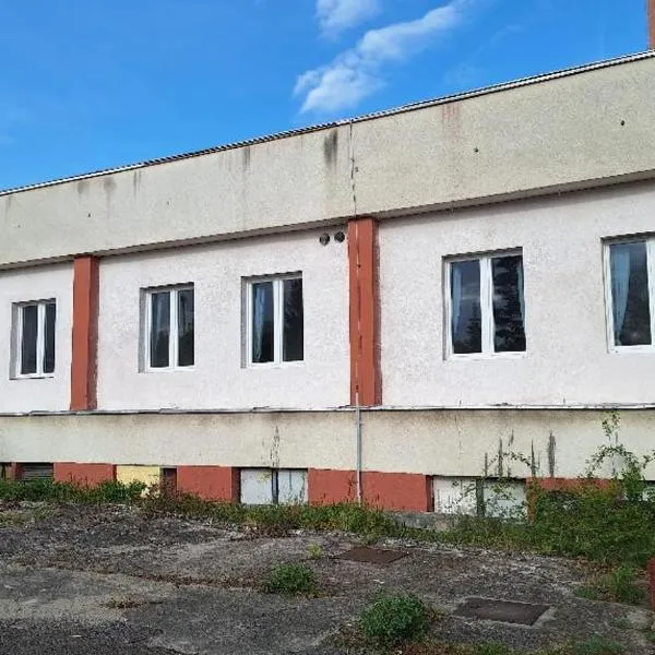 Dům pro hosty, hotel a Přelouč