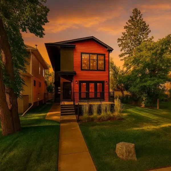 Chic Hideaway-King Bed-Fireplace-DT-WEM-Garage, hotel i Edmonton