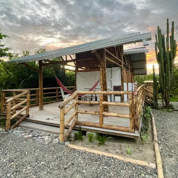 Bosque Seco Bioreserva & Hostel, hotel en Villavieja