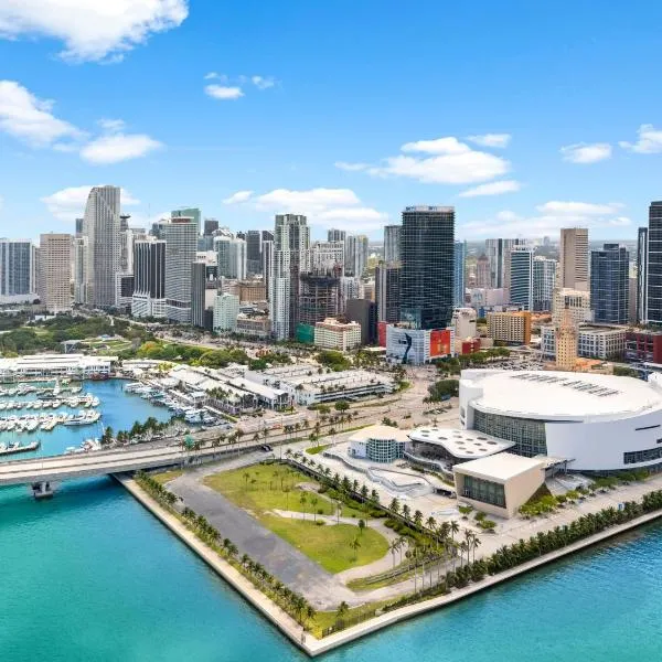 Penthouse Infinity heated pool and jacuzzi, hotel v Miami