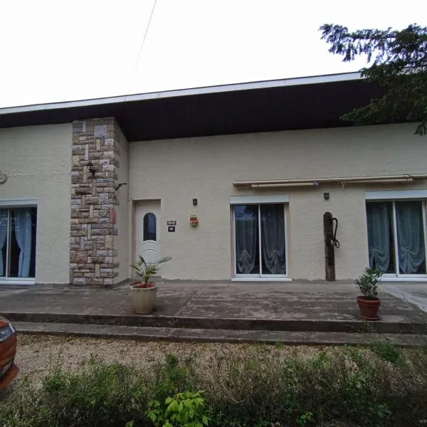 La madeleine 1, hotel v destinaci Caussade