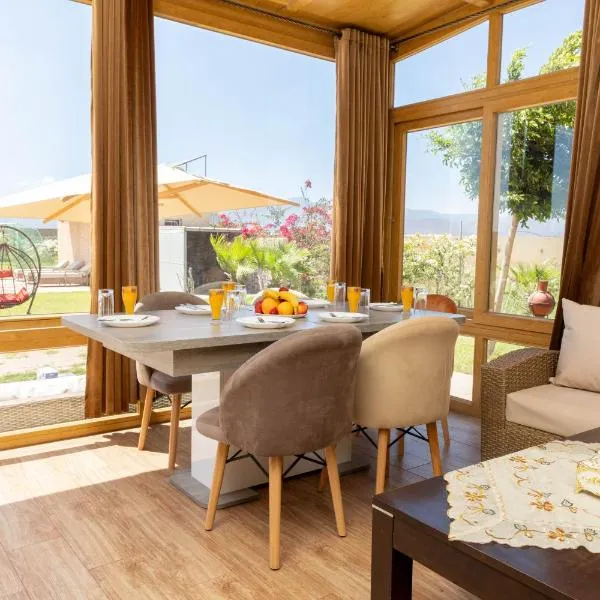 Peaceful Family Villa on a Farm with Private Pool and Stunning Mountain Views, khách sạn ở Agadir
