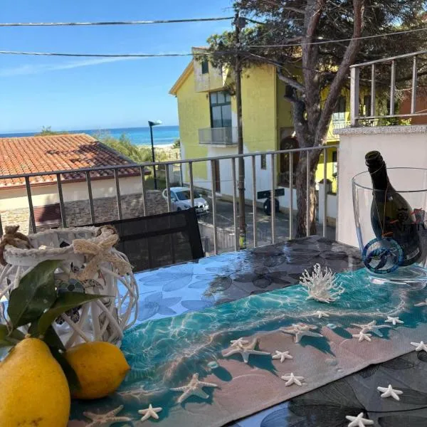 all ombra dei pini, hotel v destinácii La Caletta