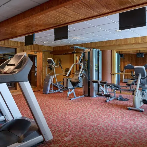 Slopeside Hotel, A Vail Resorts Property – hotel w mieście Champion