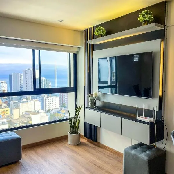 Ocean view 1 BR Miraflores with parking, hotel sa Lima