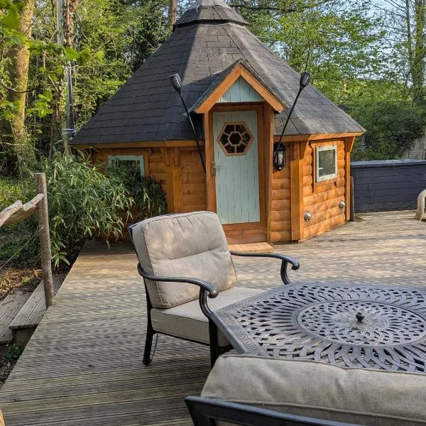 Bluebell Hideaway, Hotel in Llanfair Clydogau