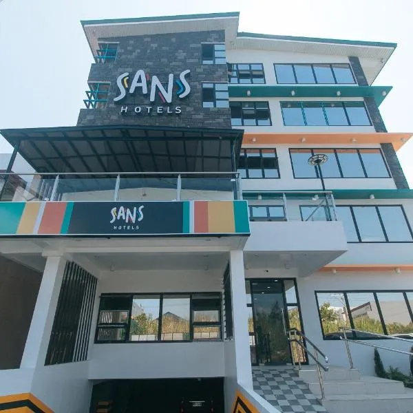 Sans Hotel near Enchanted Kingdom Santa Rosa Laguna, hotel in Santa Rosa