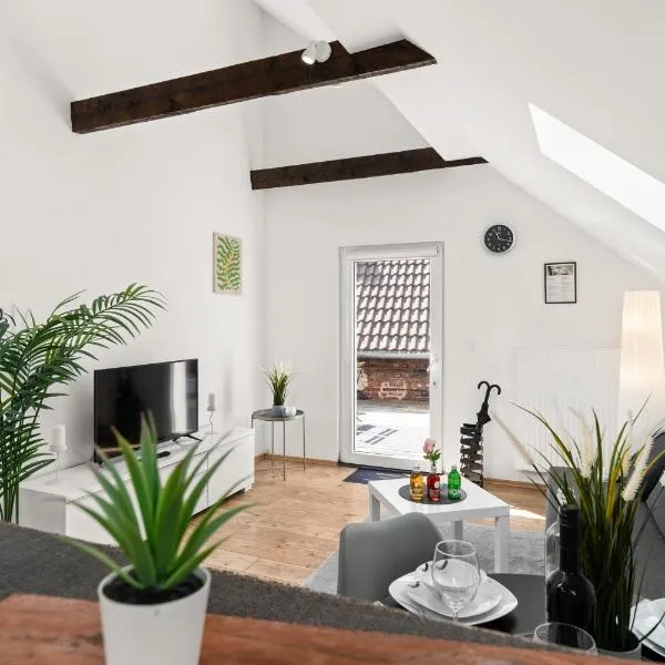 MOLA Apartments-Charmante Ferienwohnung im Herdecke Zentrum für 3 Personen-große Dachterrasse-Grill-Gratis Parken-WLAN, hotel in Herdecke