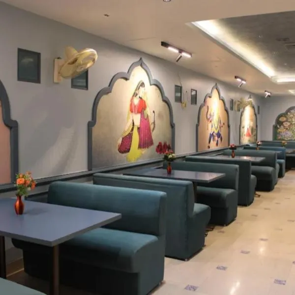 Hotel Melrose Inn, ξενοδοχείο σε Aligarh