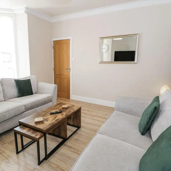 Llandudno Central - 5 Bedroom House, hotel in Llandudno