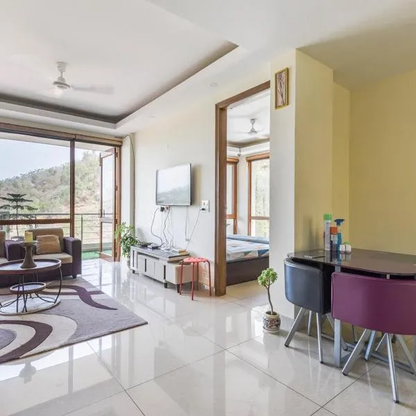 2BHK Furnished Apartment/Near Kasauli/Barog/Luv Fun & Adventure, hotel v destinaci Solan