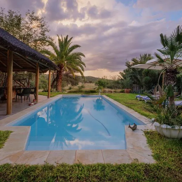 Ohorongo Safari Lodge, hotel in Kamanjab