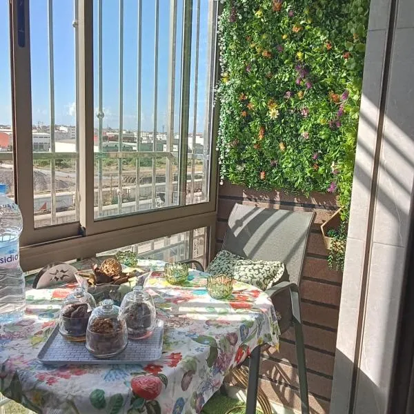 chambre moderne avec une terasse et salle de bain privative, hotel in Sale