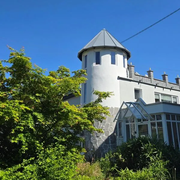 Appartement Am Turm، فندق في شوناو