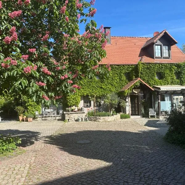 BIO Kastanienhof Erfurt - Appartements und ayurvedische Jurten, hotel v destinaci Erfurt