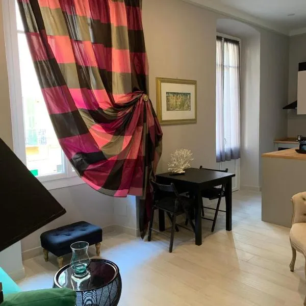 Emily's Luxury Apartments, Hotel in Sanremo