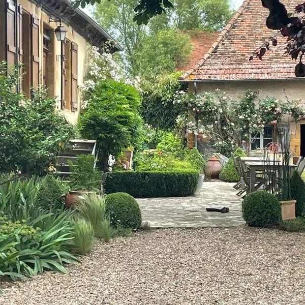 Les Jardins des Soussilanges, hotel v destinaci Céron