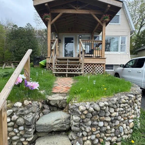 Cozy lake house, Hotel in Nassau