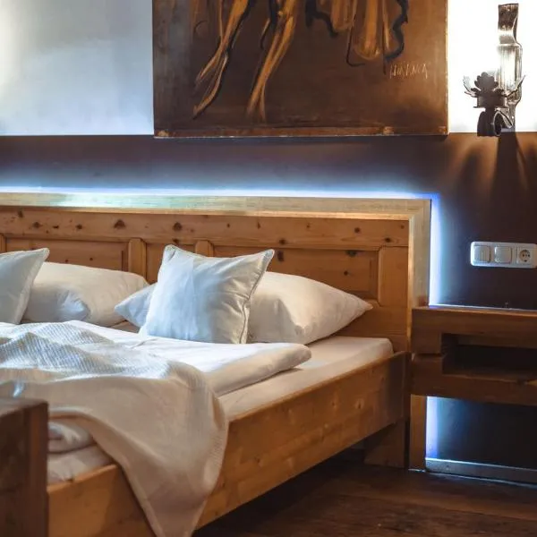 Apartmenthaus Gasthof Burg Heimfels, hotel i Heinfels