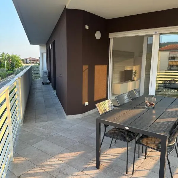Kairos House Bardolino, hotel in Bardolino