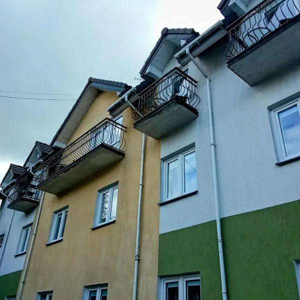 Perła, Hotel in Łazy