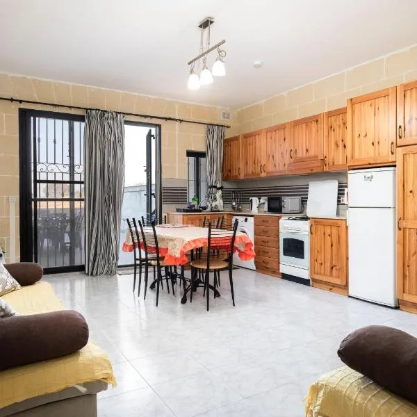 2BD Spacious Apartment with Front Terrace and Country Views - Gozo Island, hotel in Qala