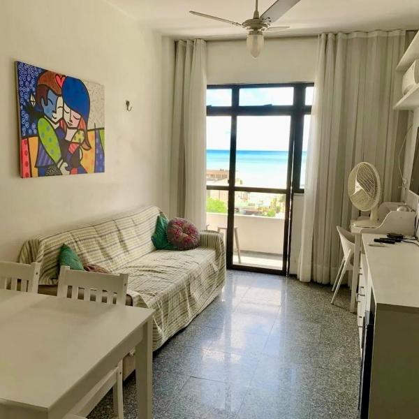Flat Vista Mar em Área Nobre com Piscina na Beira Mar