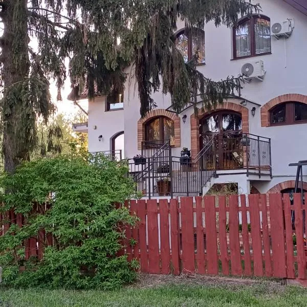 Gościniec Twoje Mazury nad jeziorem Śniardwy tuż obok plaży, hotel v destinácii Nowe Guty
