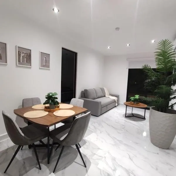 New apartment on the ground floor in CUN, hotel in Cancún