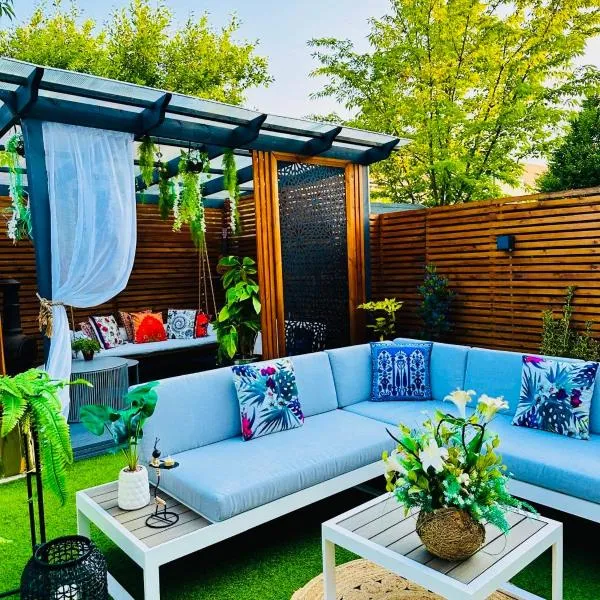 MeeZee Pearl Double Bed Lodge With Free Parking, hotel v Manchesteru