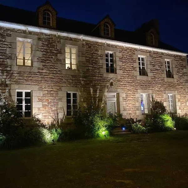 Le vieux clos du rucher kêr-melen, hotel v destinaci Paimpol