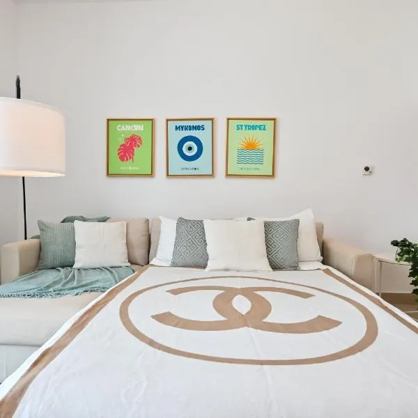 Ticket Deals for Modern 1BR Yas near Mall F1, hotel in Yas Island